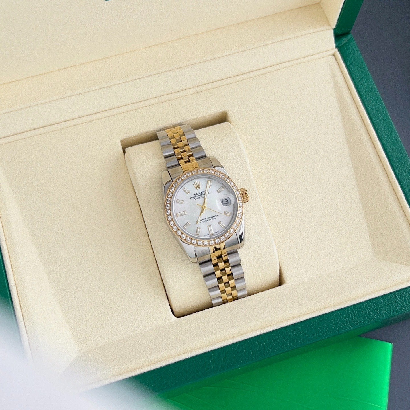 Rolex Datejust – Quadrante Bianco con Diamanti (Personalizzato)
